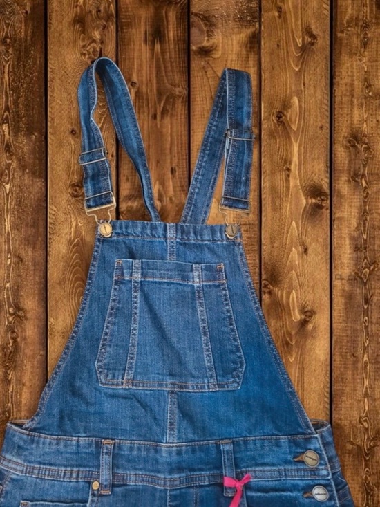 Dollhouse distressed denim overall shorts, dark wash, rolled cuffs, size 7 NWT - Picture 4 of 5